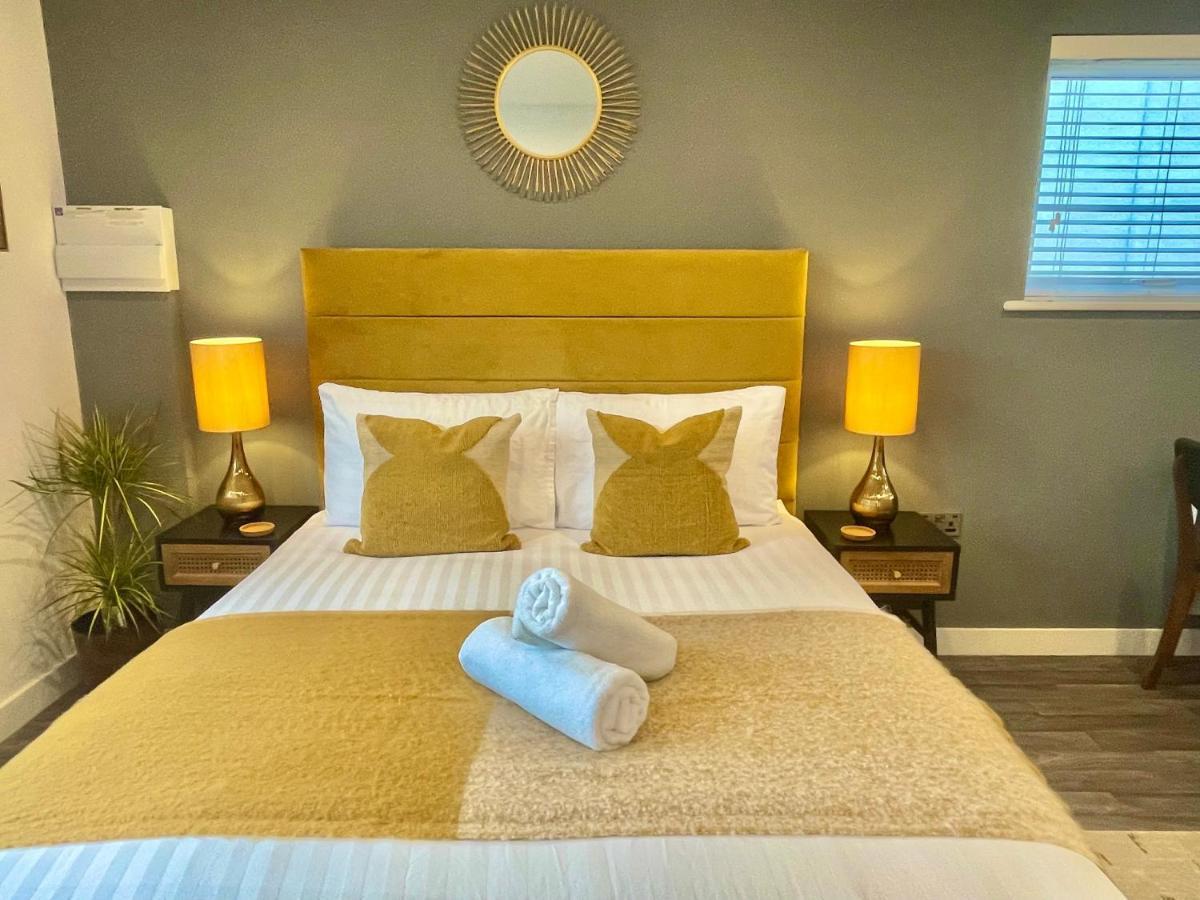 A Cozy Hideaway With Balcony - Close To Beach 본머스 외부 사진